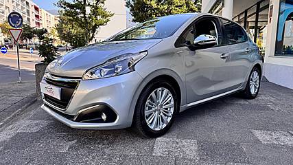 PEUGEOT 208 1.2 STYLE